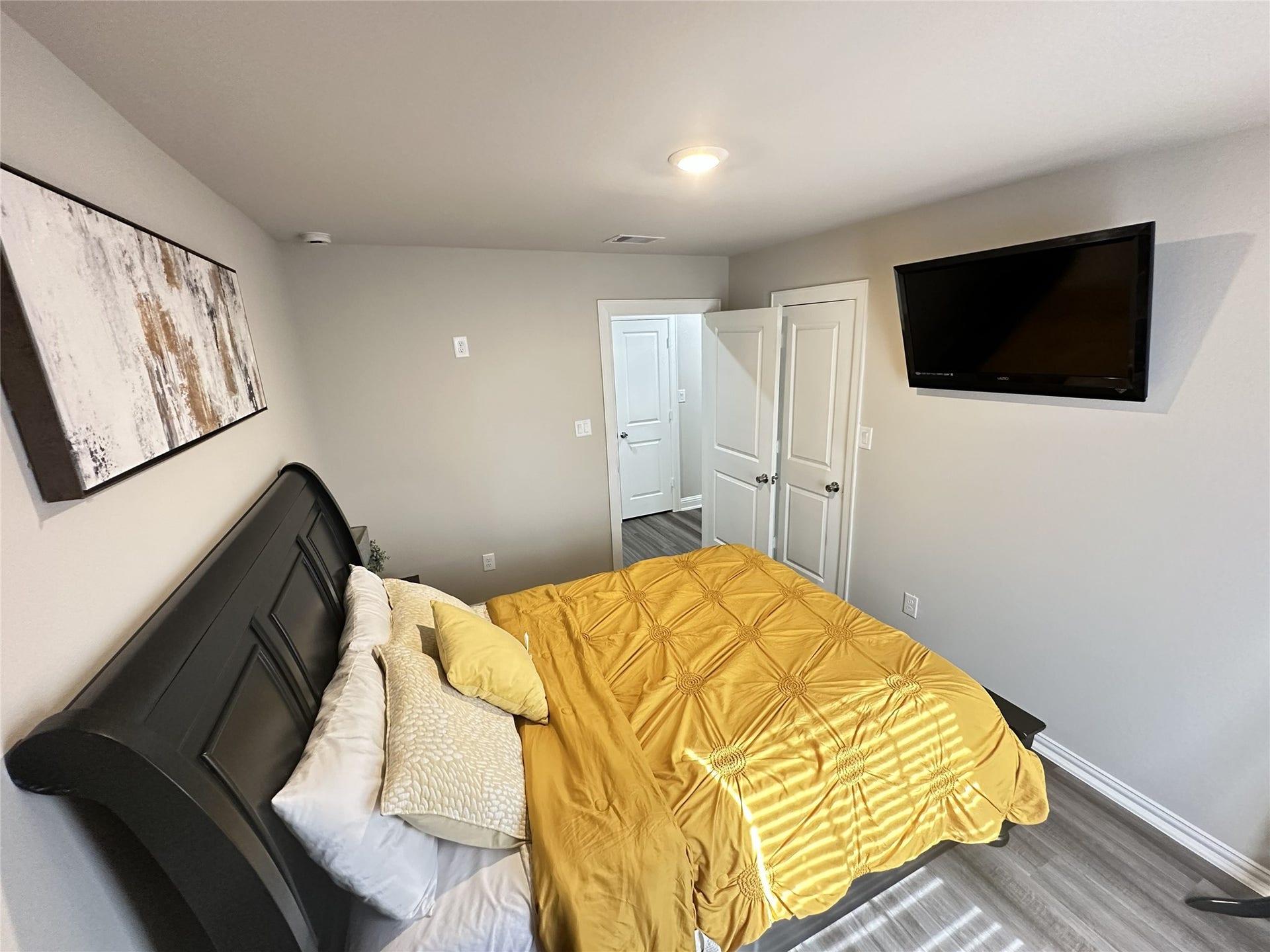 201 S 5th Street, Highlands, TX 77562