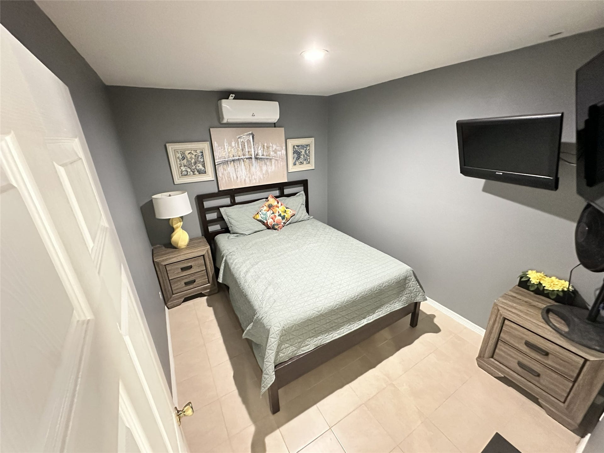 201 S 5th Street, Highlands, TX 77562