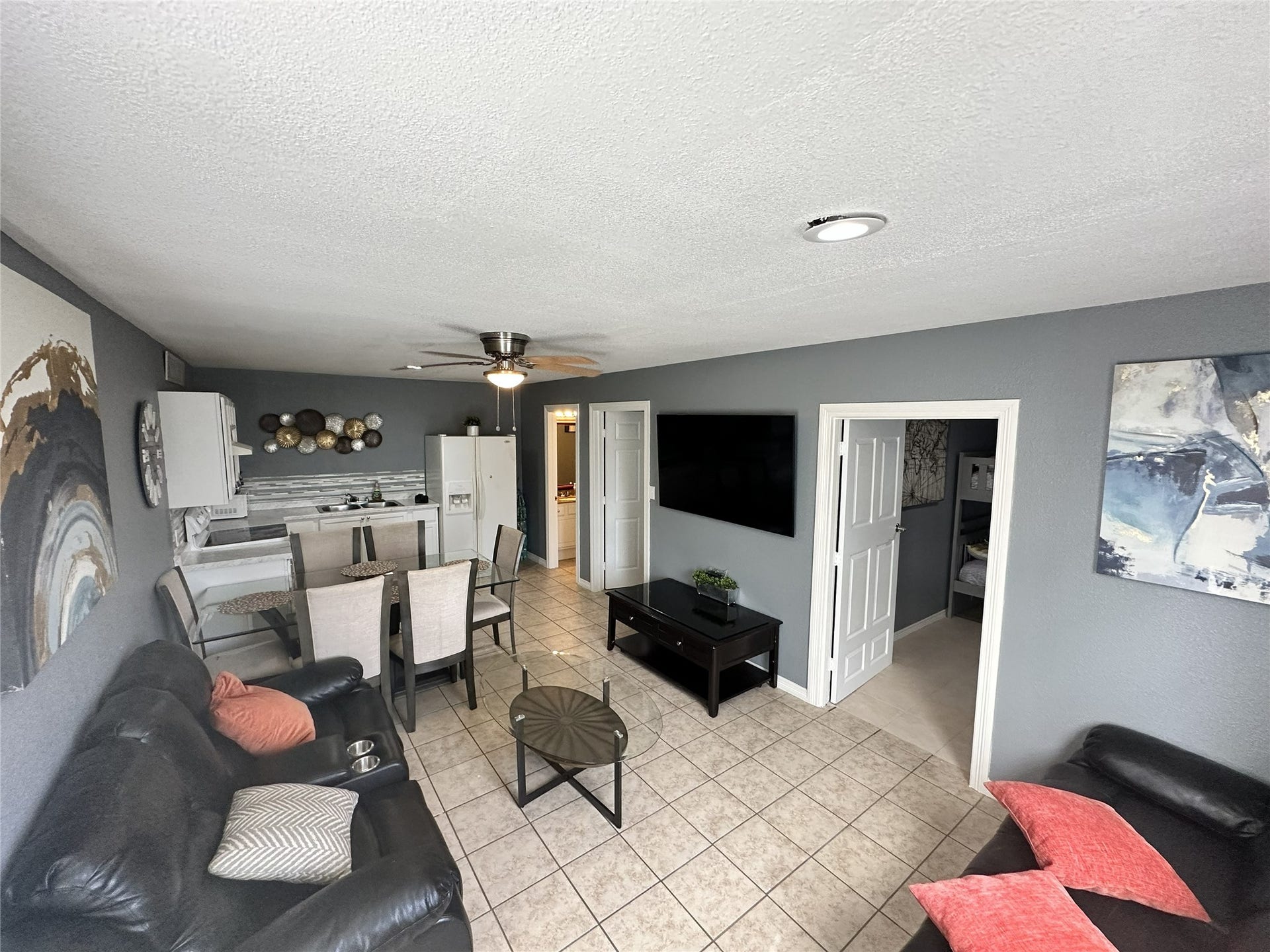 201 S 5th Street, Highlands, TX 77562