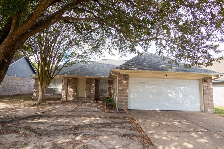 Property photo for 11827 Stone Bridge Drive, Houston, TX