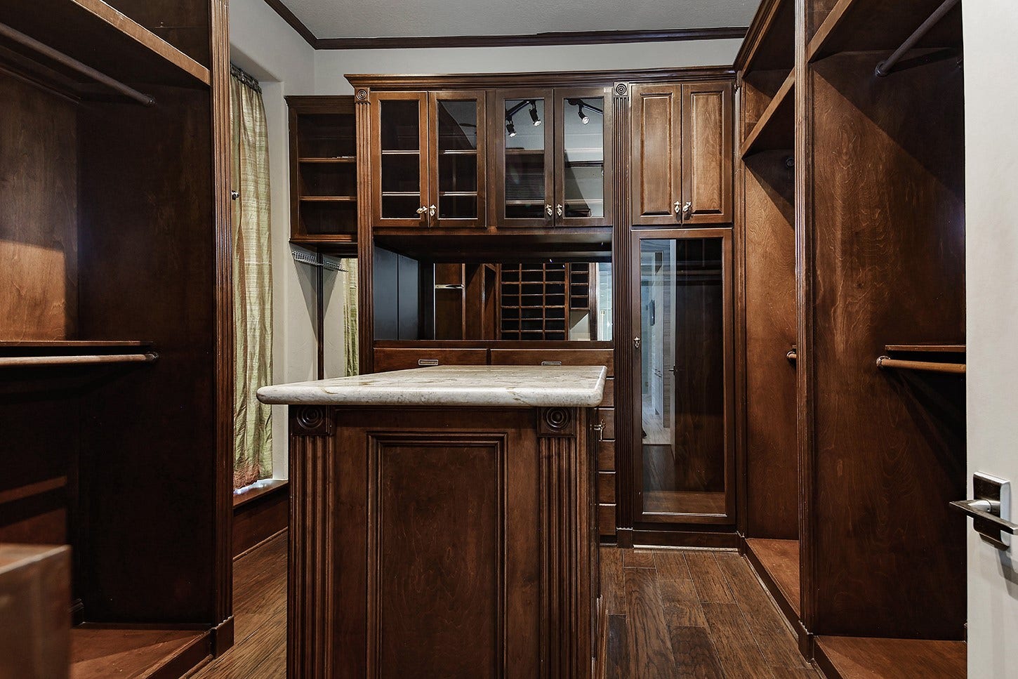 1 Waterway Court, #4E, The Woodlands, TX 77380 1 Waterway Court, #4E, The Woodlands, TX 77380