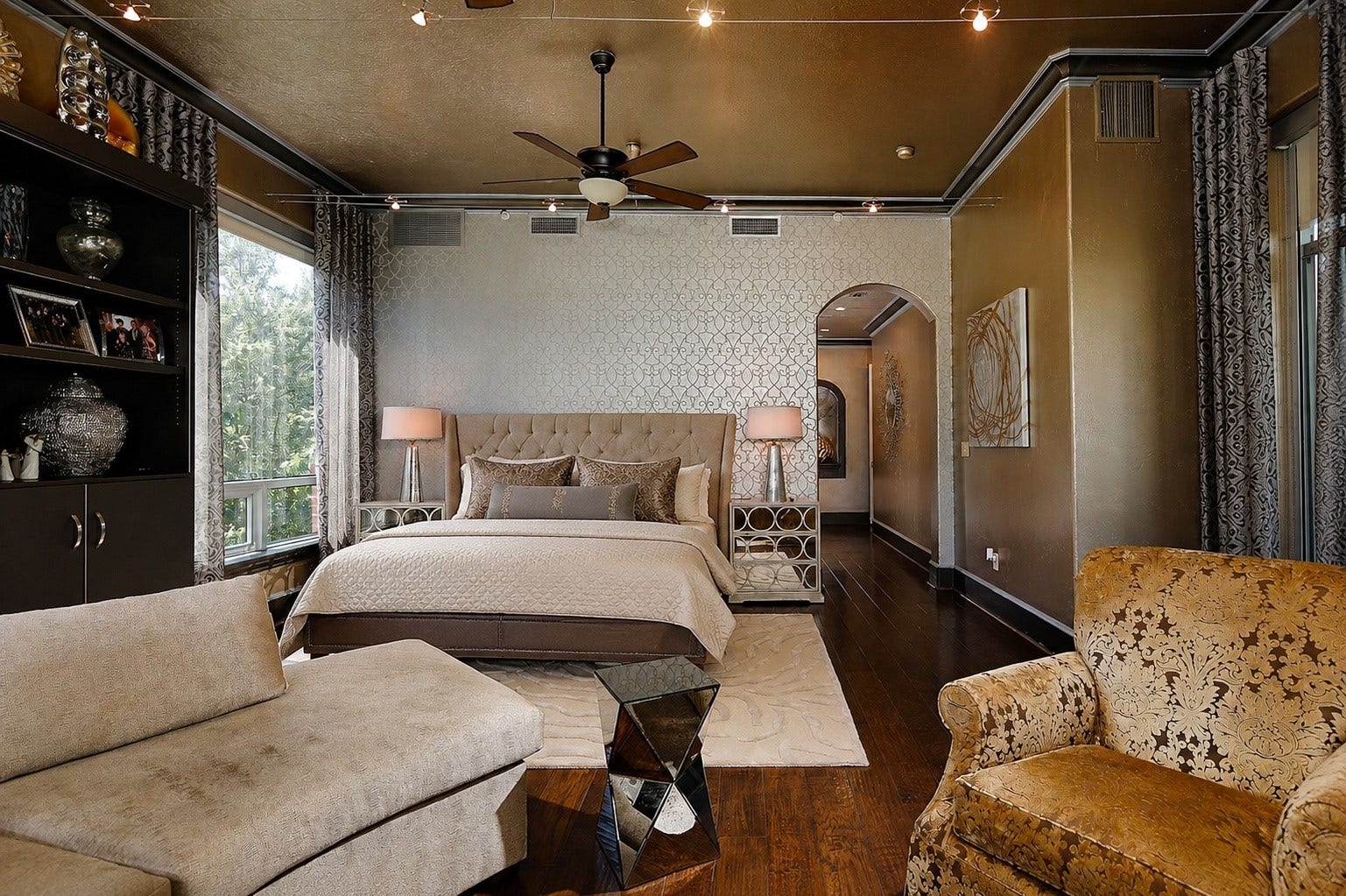 1 Waterway Court, #4E, The Woodlands, TX 77380 Virtually staged photo