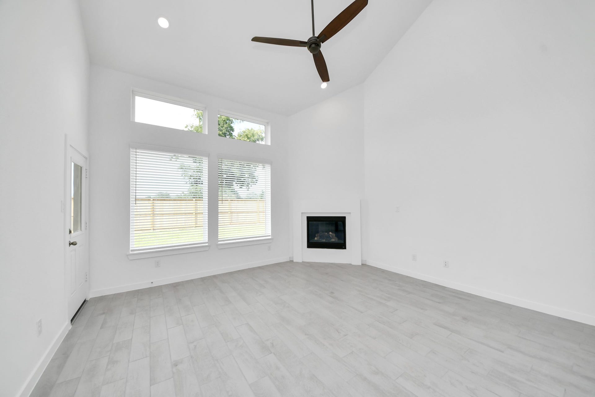 26359 Viva Drive, Magnolia, TX 77355 26359 Viva Drive, Magnolia, TX 77355