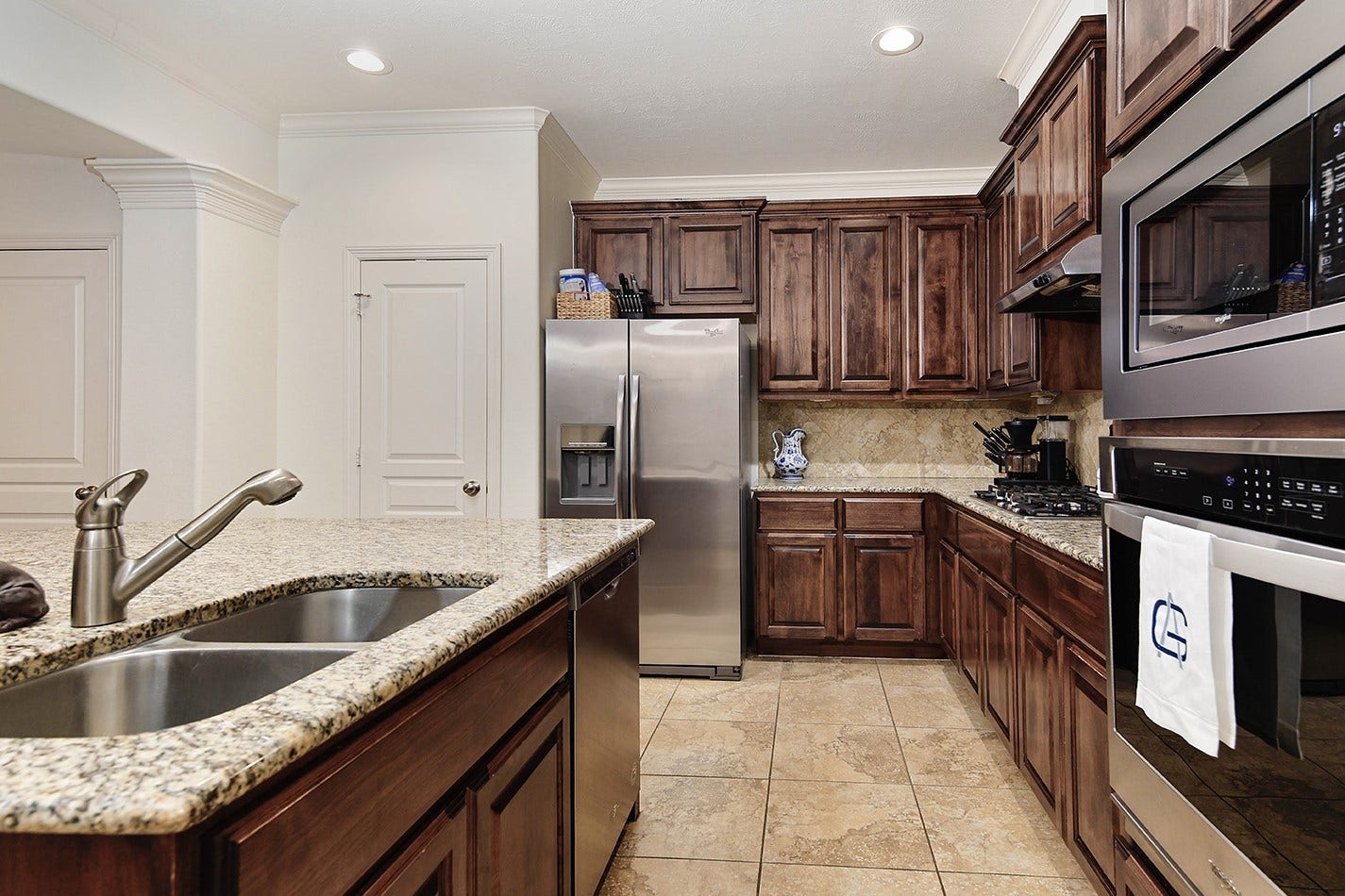 1046 W 26th Street, Houston, TX 77008 1046 W 26th Street, Houston, TX 77008