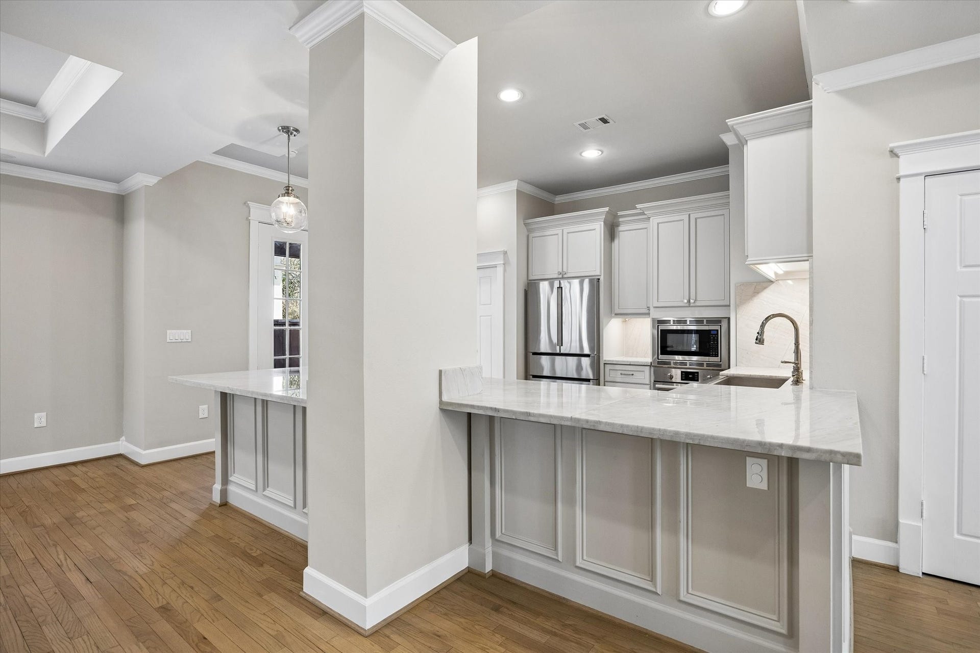 325 E 24th Street, #2, Houston, TX 77008