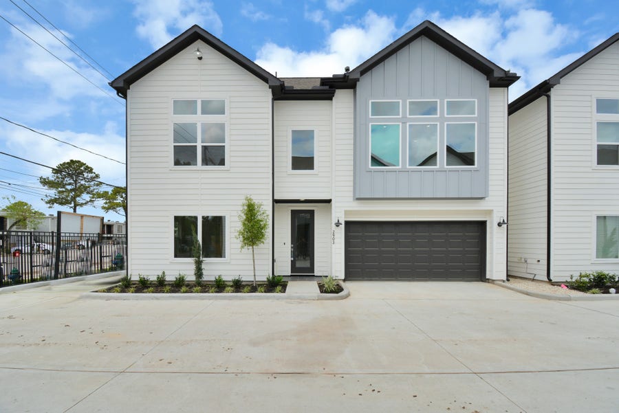 Property photo for 2903 Sherwood Green Lane, Houston, TX