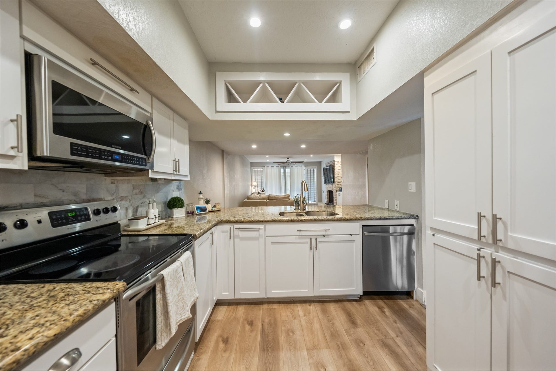 2019 Lakewood Court, Willis, TX 77318 2019 Lakewood Court, Willis, TX 77318