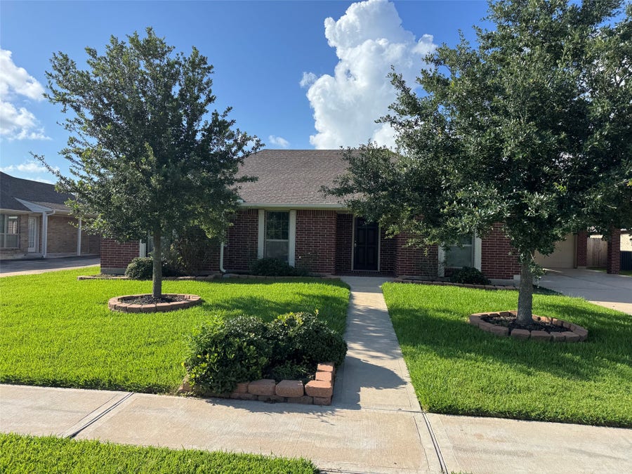 Property photo for 6739 Conroe Circle, Manvel, TX