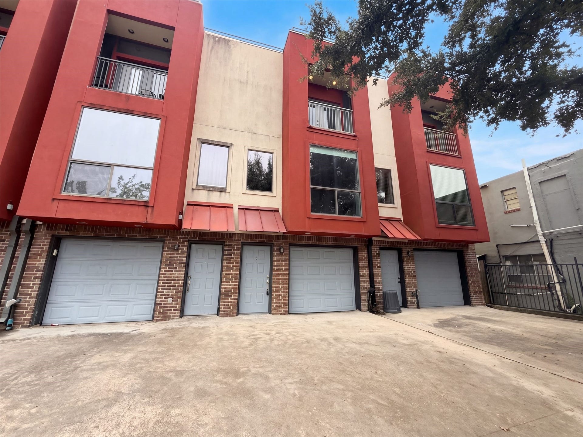 310 S Jensen Drive, #2, Houston, TX 77003