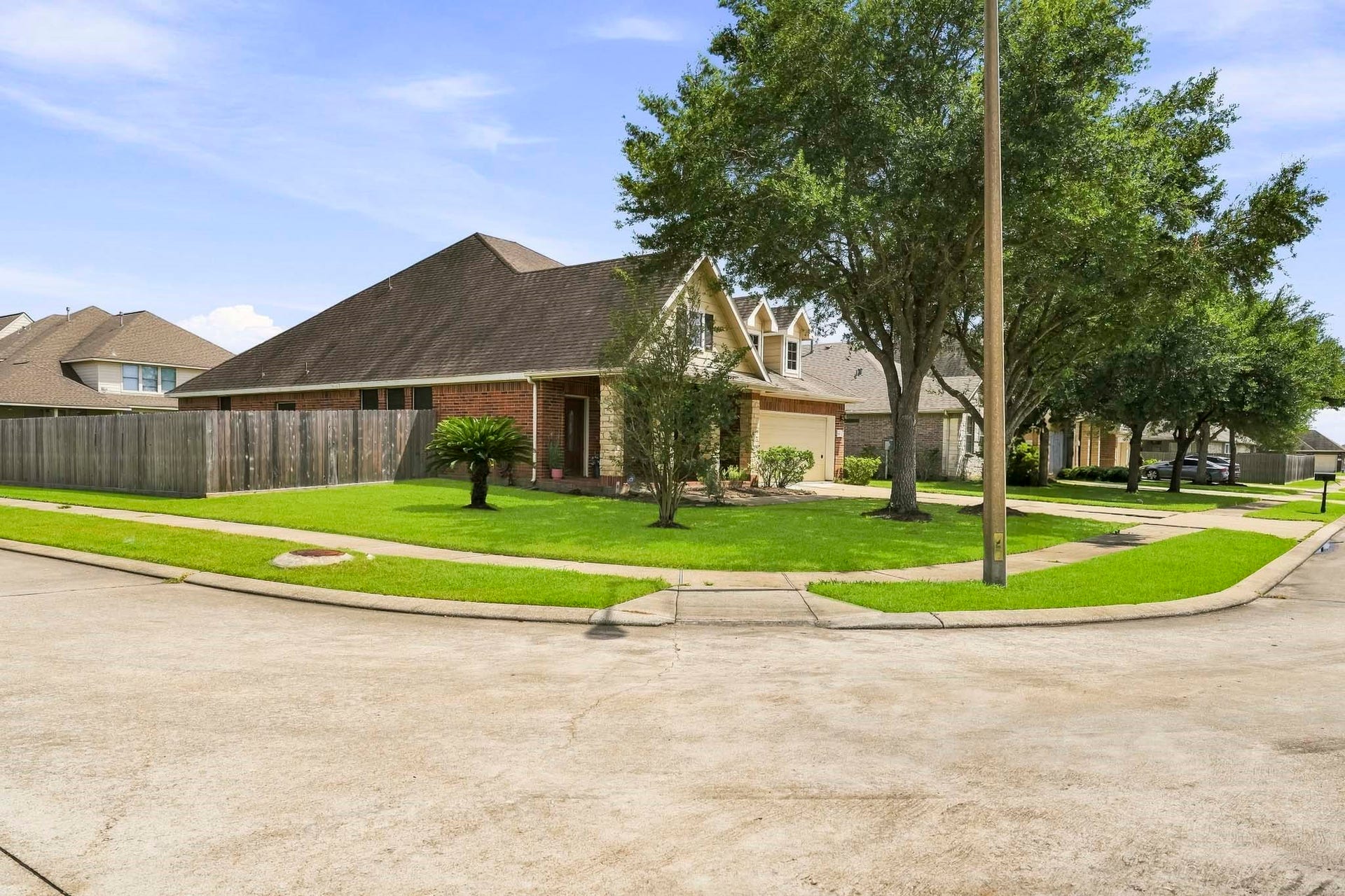 125 Avery Springs Lane, Dickinson, TX 77539 125 Avery Springs Lane, Dickinson, TX 77539