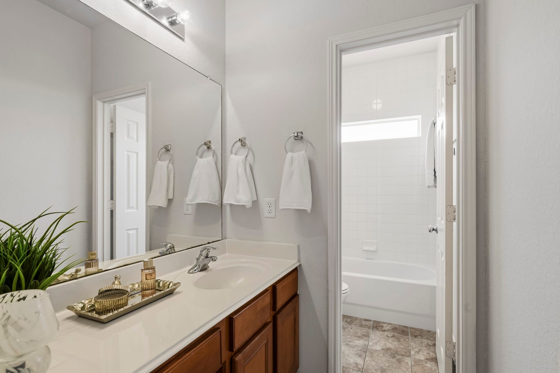 125 Avery Springs Lane, Dickinson, TX 77539 125 Avery Springs Lane, Dickinson, TX 77539