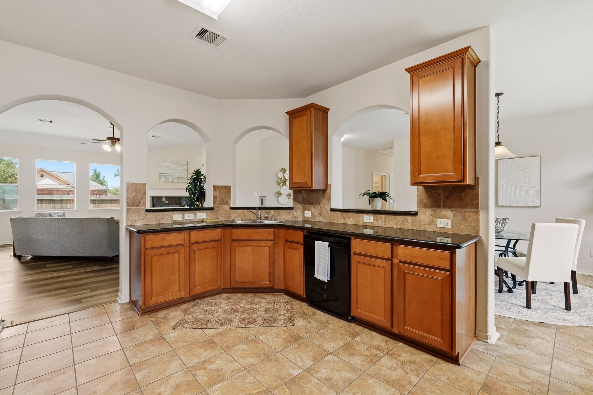 125 Avery Springs Lane, Dickinson, TX 77539 125 Avery Springs Lane, Dickinson, TX 77539