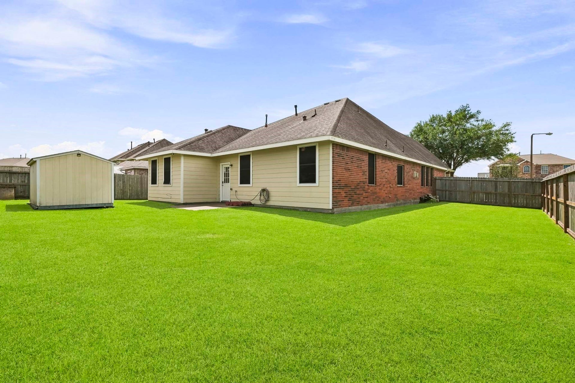 125 Avery Springs Lane, Dickinson, TX 77539 125 Avery Springs Lane, Dickinson, TX 77539
