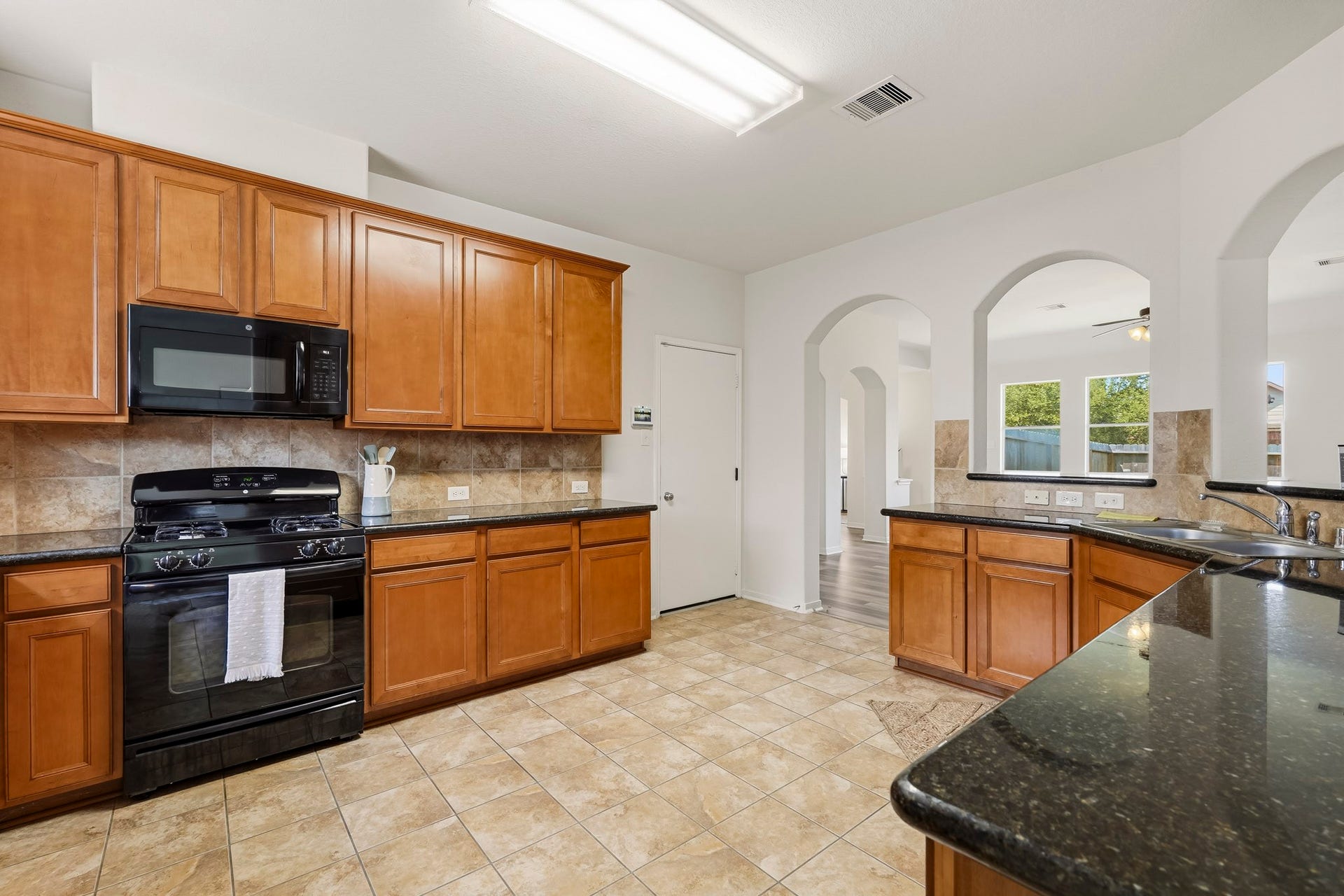 125 Avery Springs Lane, Dickinson, TX 77539 125 Avery Springs Lane, Dickinson, TX 77539