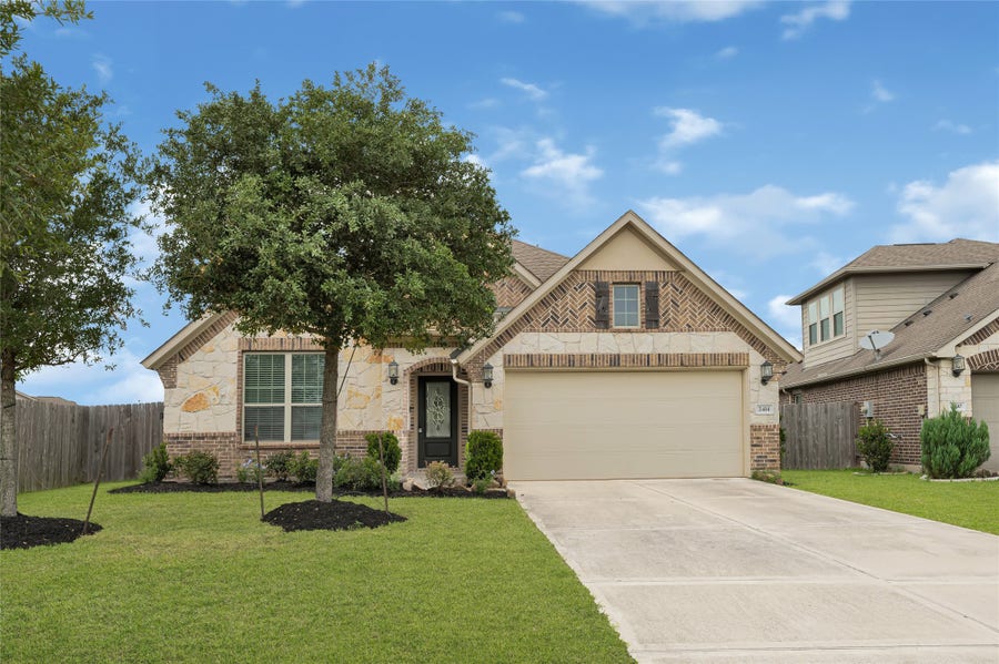 Property photo for 2414 Willow Fall Lane, Rosenberg, TX