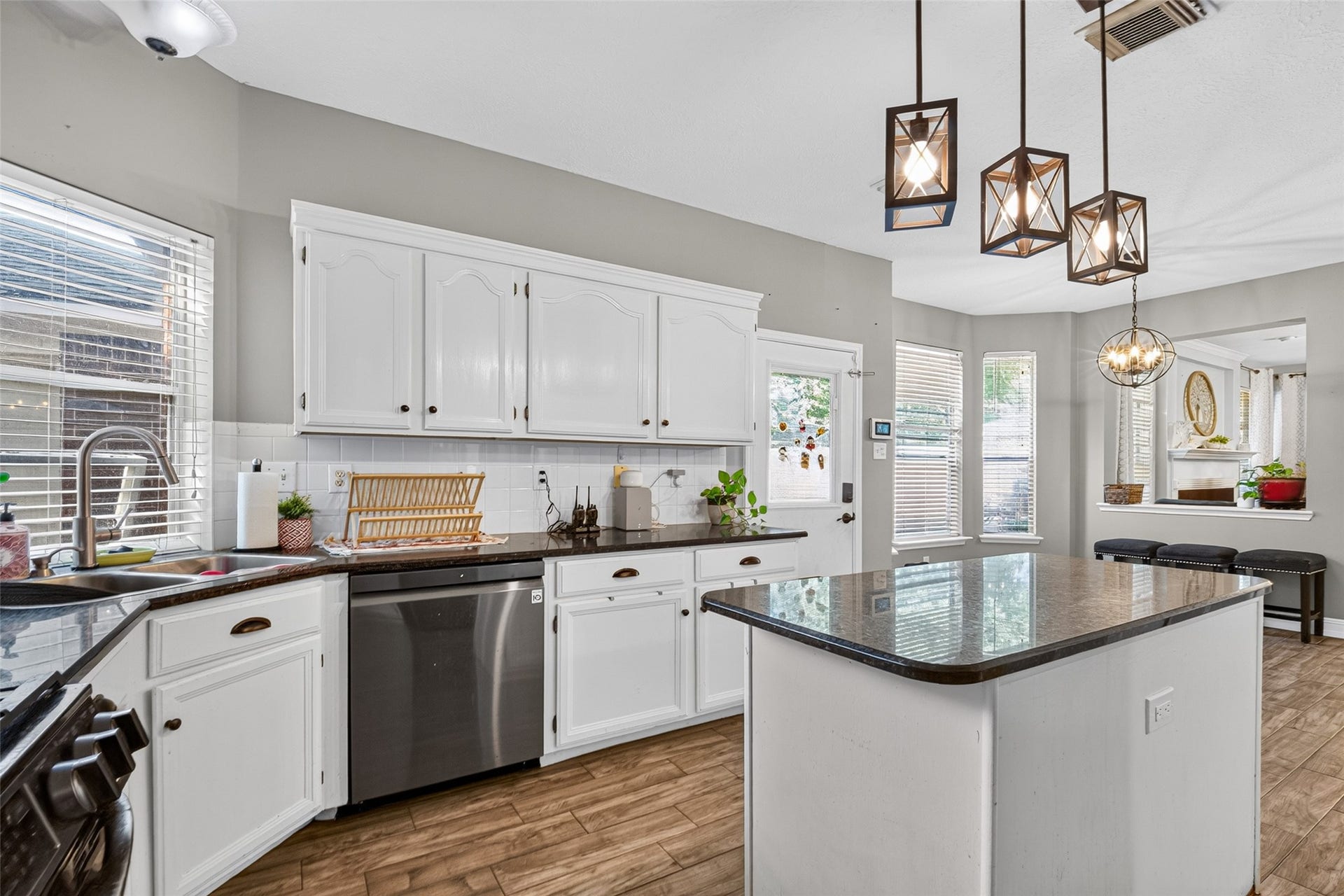 1245 Fawn Valley Drive, League City, TX 77573 1245 Fawn Valley Drive, League City, TX 77573