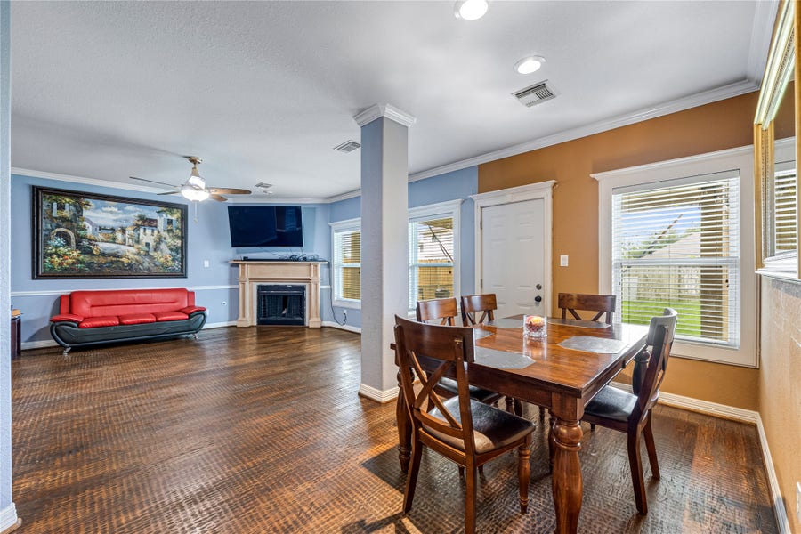 Property photo for 10502 Raven Crossing Lane, Houston, TX