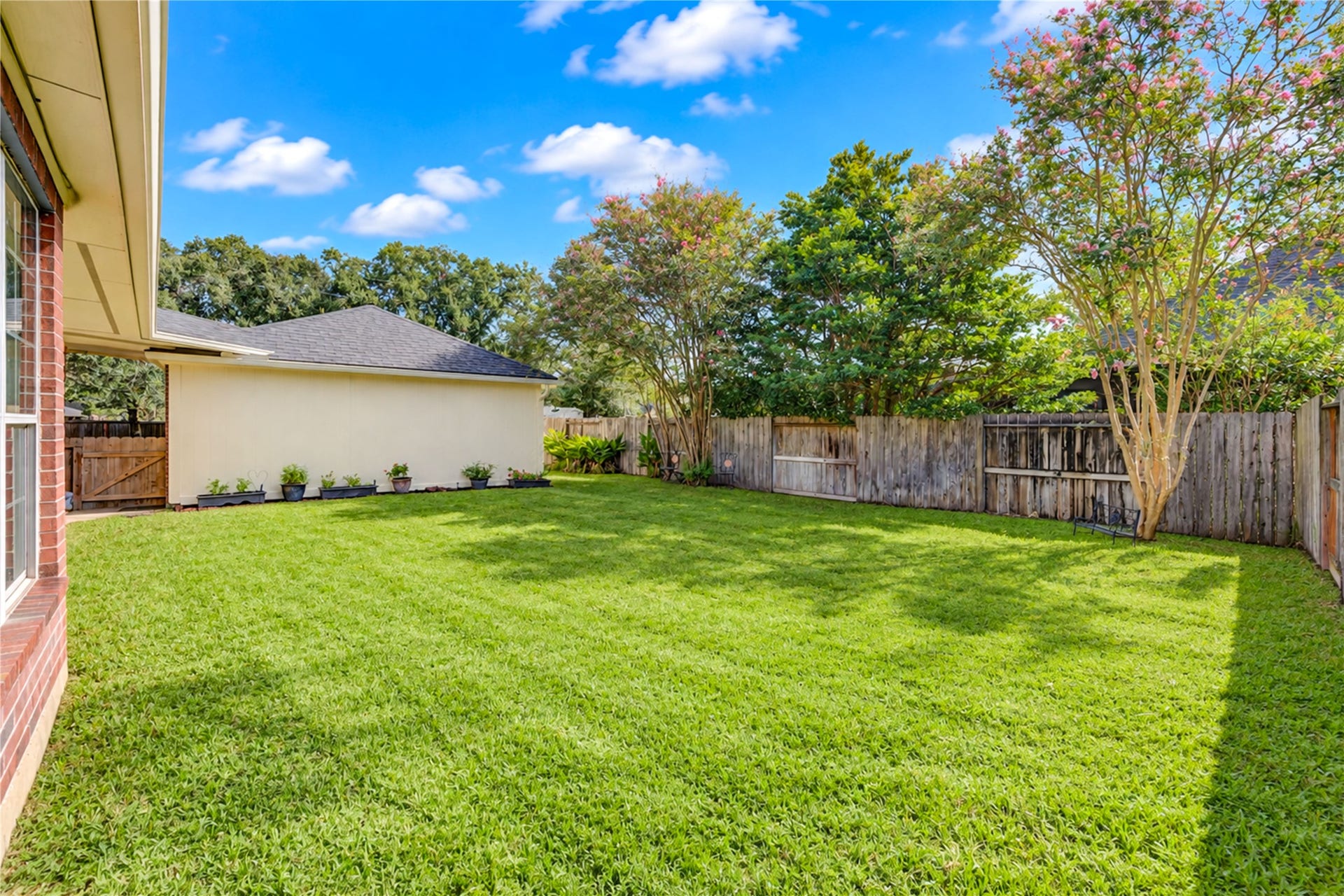 23338 Grand Springs Drive, Katy, TX 77494 A final view of this large, private backyard.