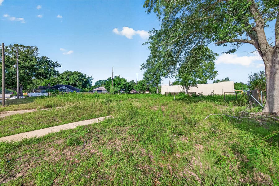Property photo for 915 Purdy Street, Brookshire, TX
