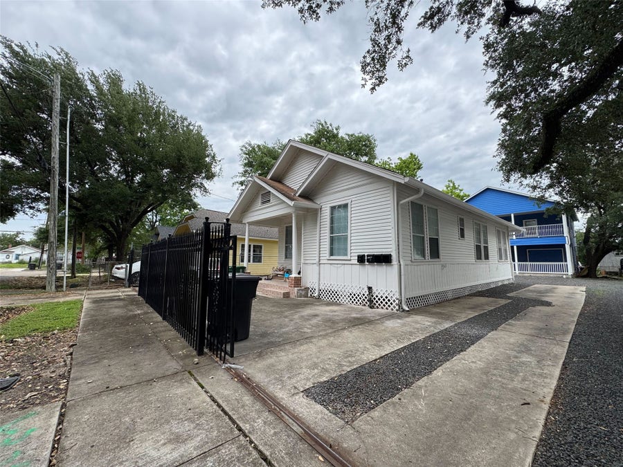 Property photo for 15 Stiles Street, Houston, TX