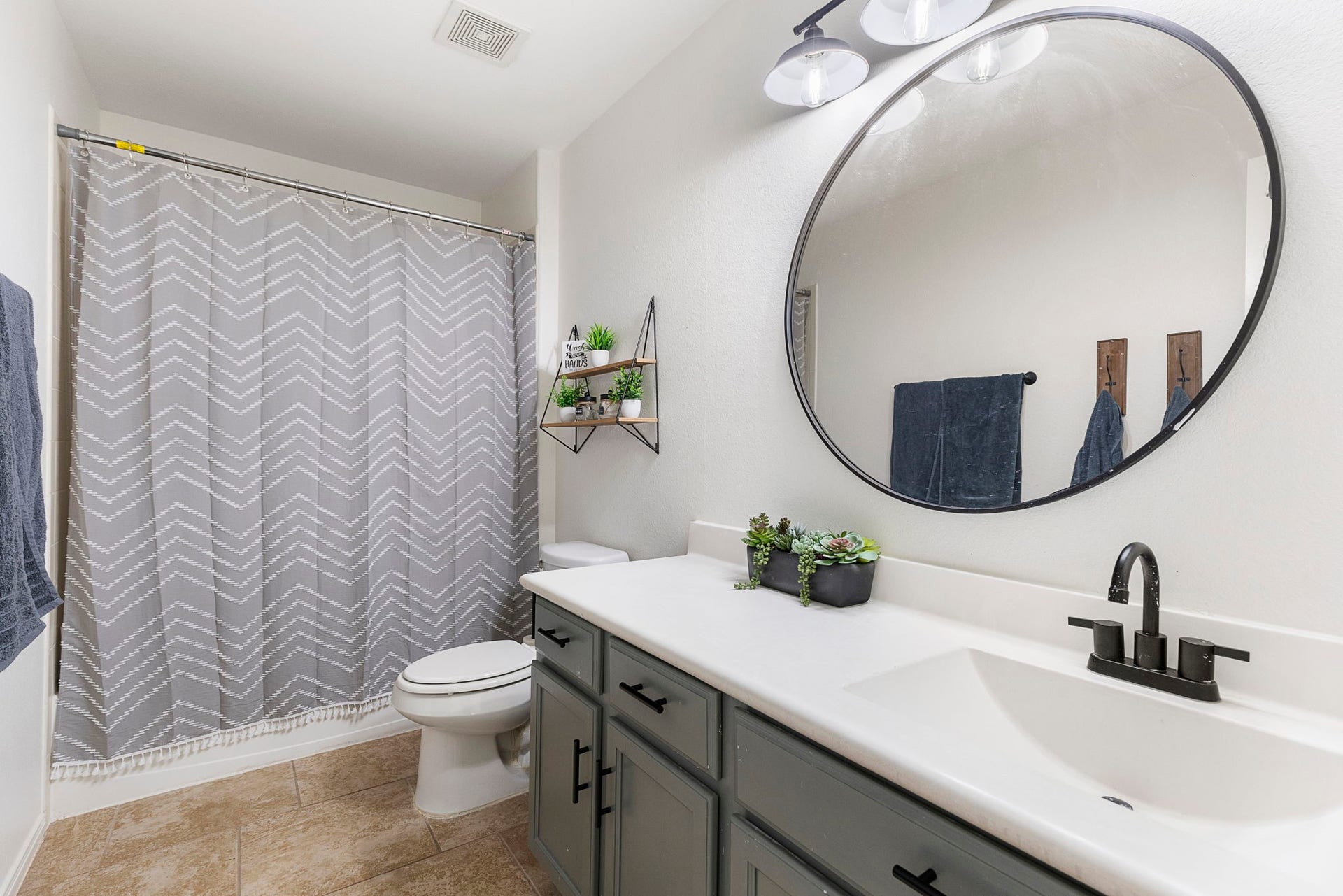 22810 Dale River Road, Tomball, TX 77375 One of two secondary bathrooms upstairs.