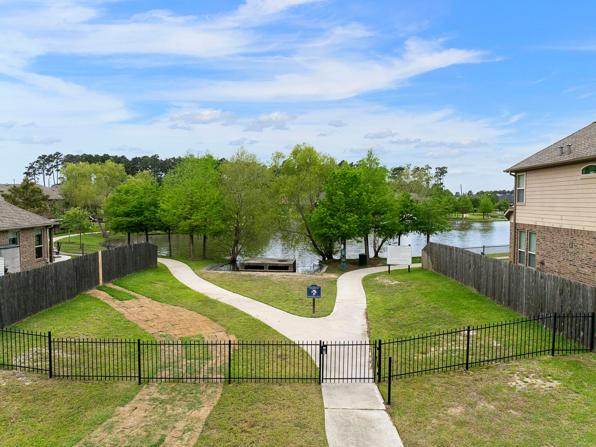 22810 Dale River Road, Tomball, TX 77375 Private entrance to your lake access for both walking or fishing.