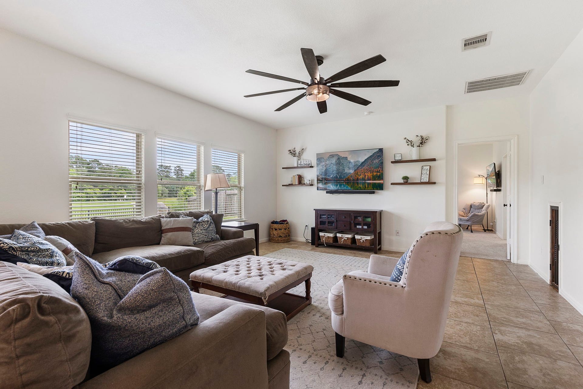 22810 Dale River Road, Tomball, TX 77375 This is sure to be the gathering place of the home.