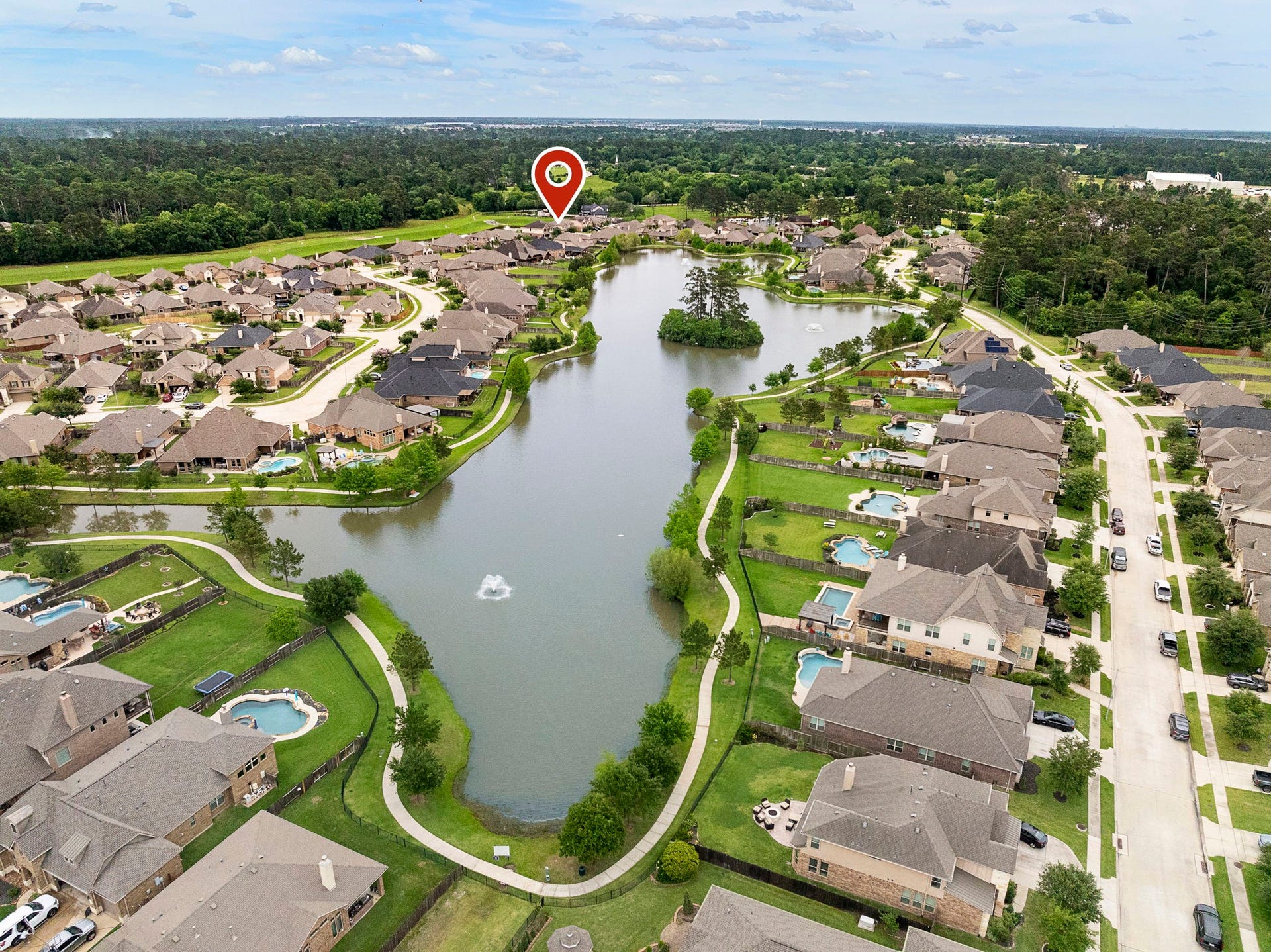 22810 Dale River Road, Tomball, TX 77375 Awesome walking paths plus sidewalks throughout the neighborhood make this a great place for your morning or evening walks or runs!