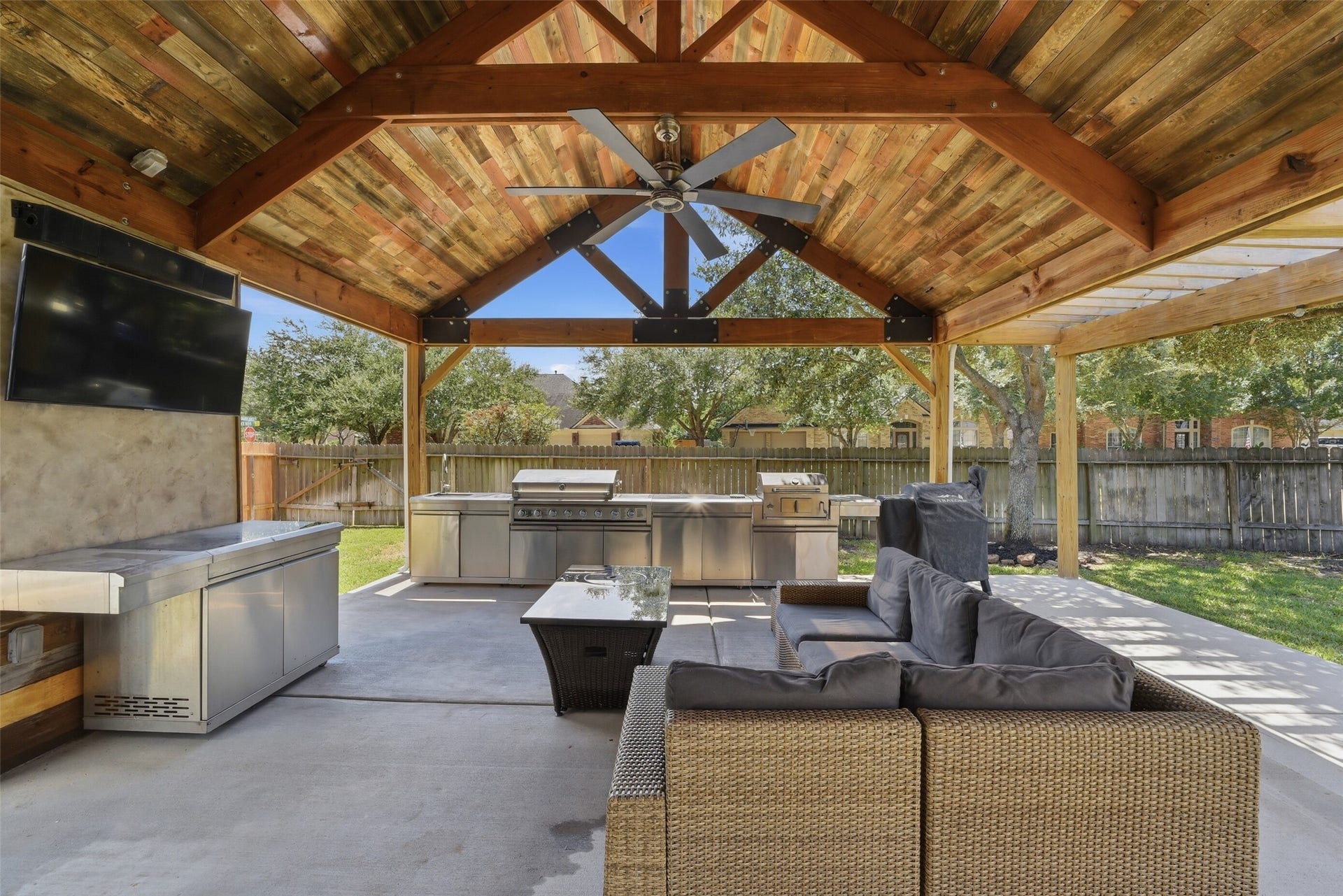 2710 Golden Larch Drive, Katy, TX 77494 The custom outdoor kitchen will convey with the home.