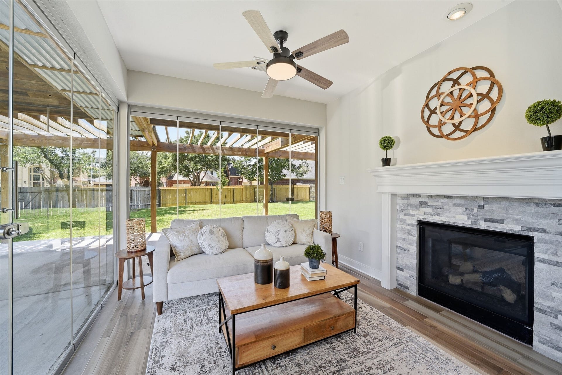 2710 Golden Larch Drive, Katy, TX 77494 The folding glass doors allow you to open the house up to the patio.