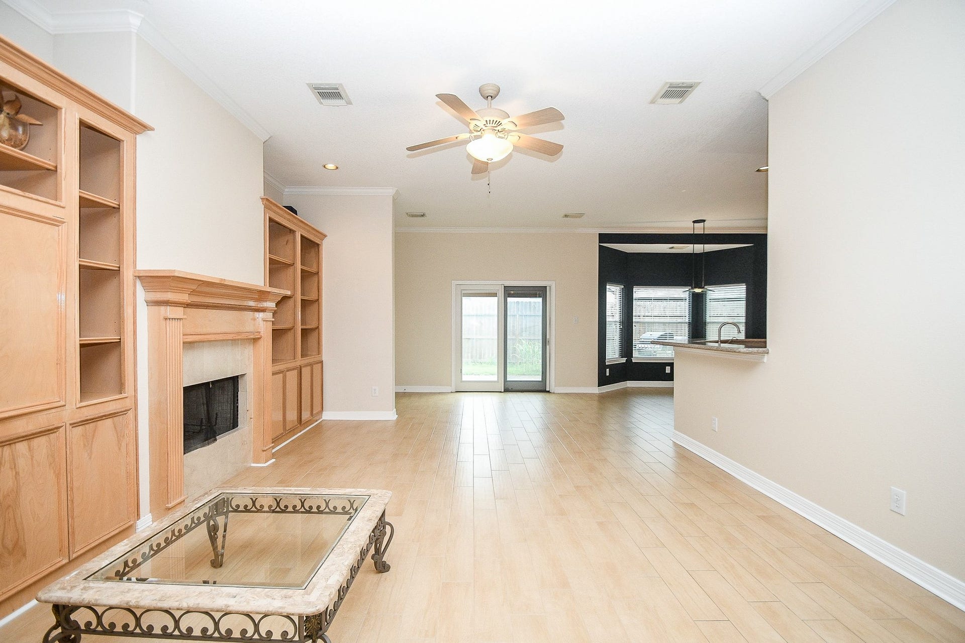 Open layout leading to kitchen area