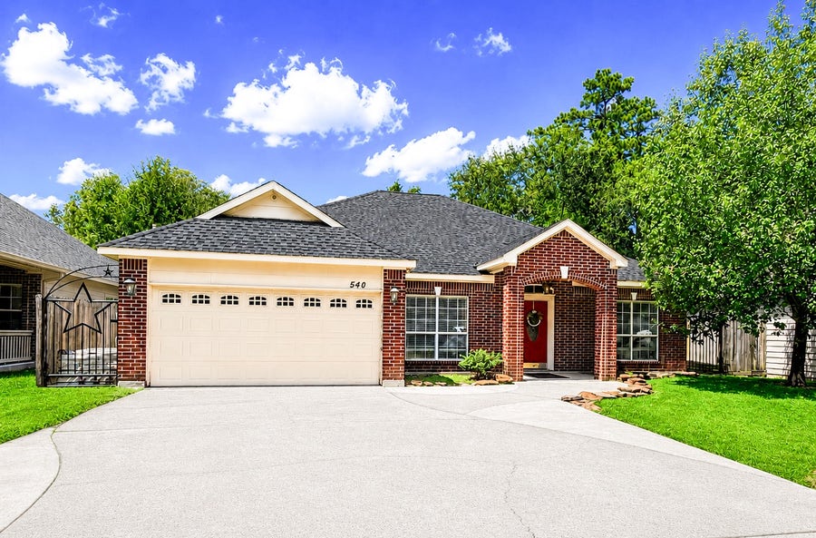 Property photo for 540 Springwood Drive, Conroe, TX