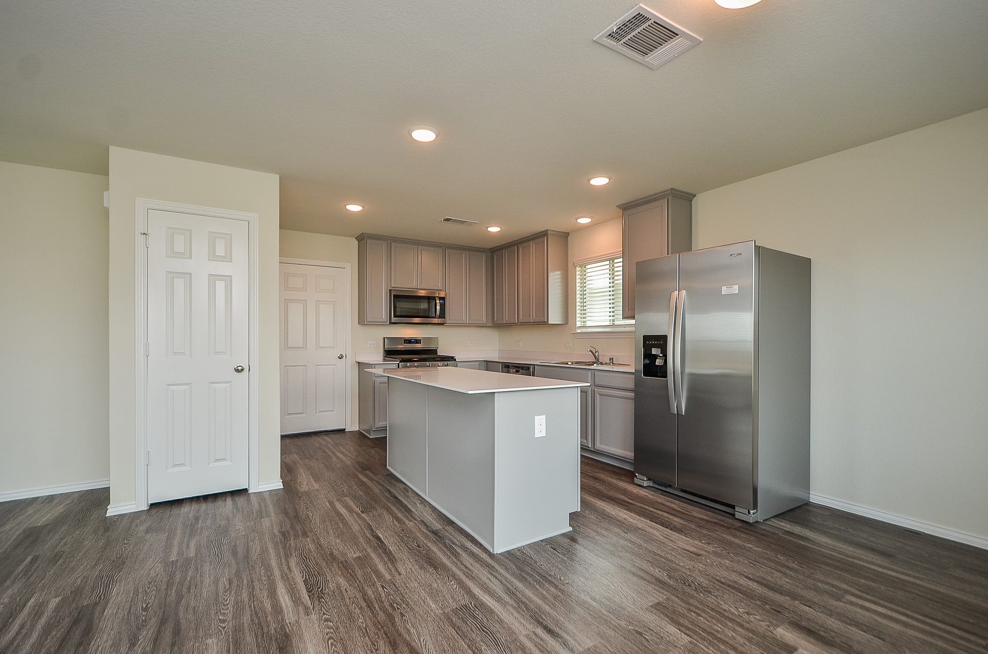 Stunning island kitchen with all applicances included!