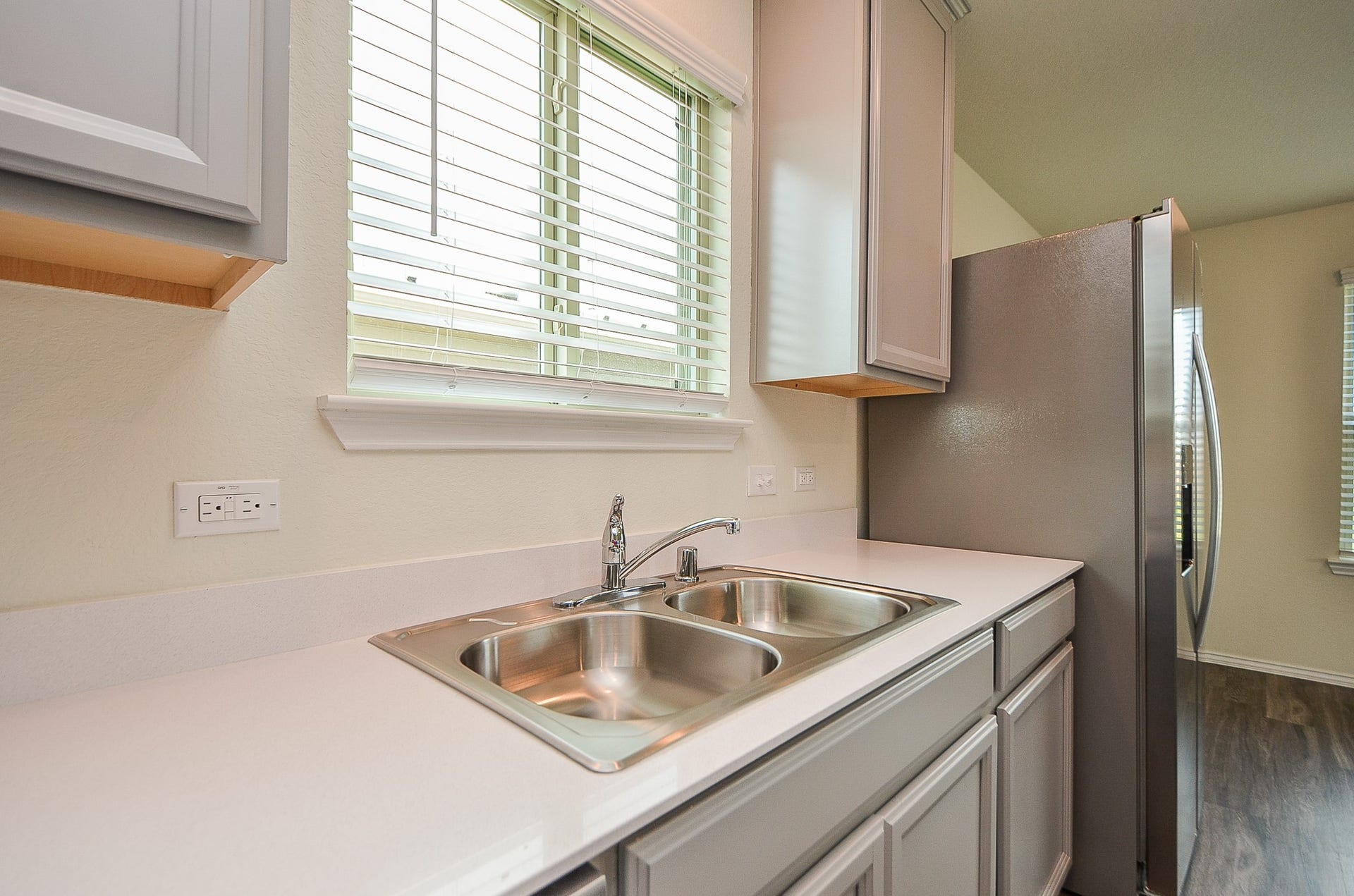 All appliances included (even the fridge!).