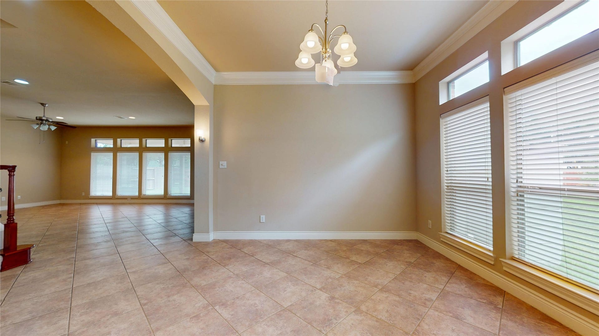 3502 Urban Woods Trail, Houston, TX 77008 Another view of the dining room and how it relates to the den...