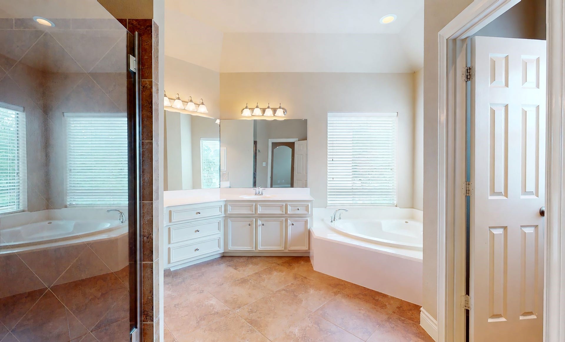 3502 Urban Woods Trail, Houston, TX 77008 Primary bathroom: garden tub, double vanities, separate shower, ....