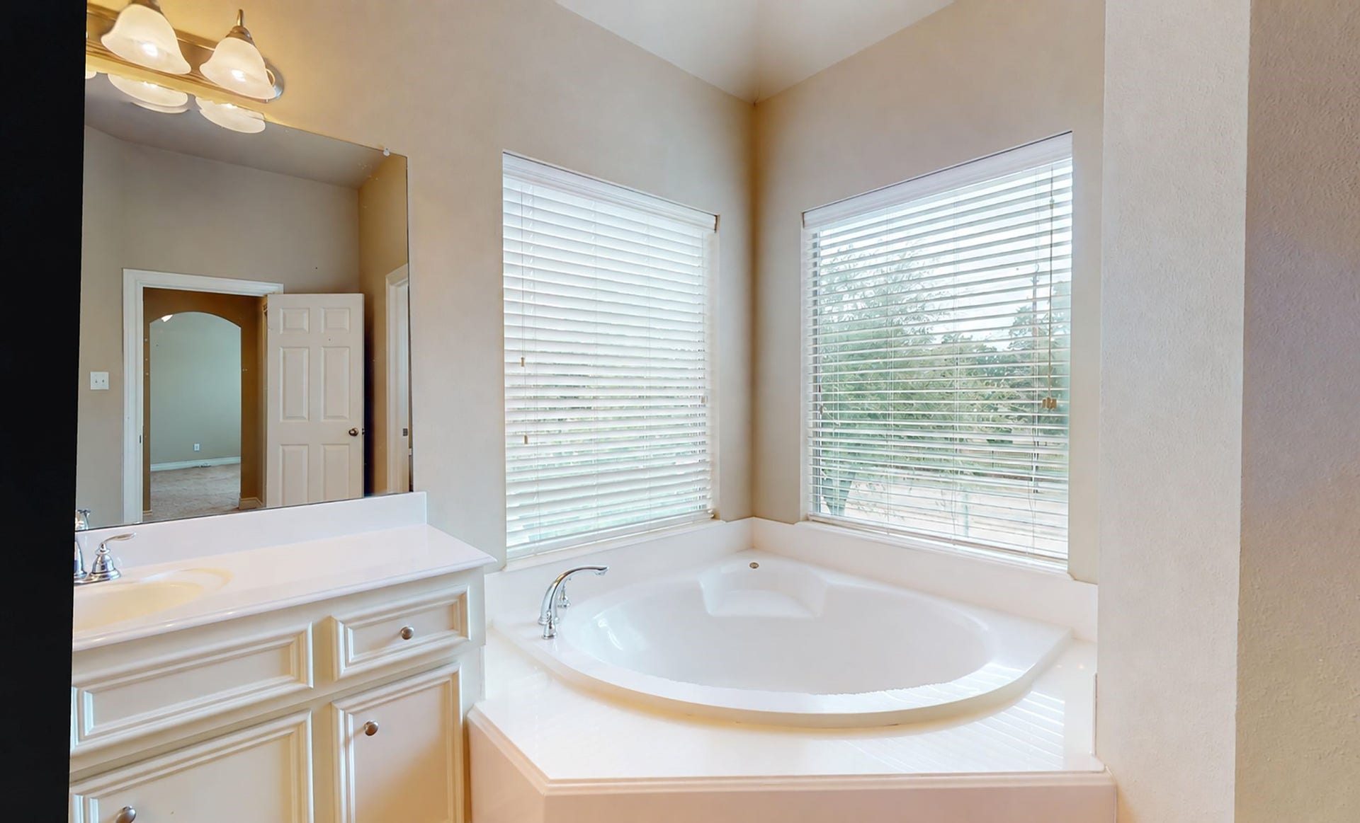 3502 Urban Woods Trail, Houston, TX 77008 3502 Urban Woods Trail, Houston, TX 77008