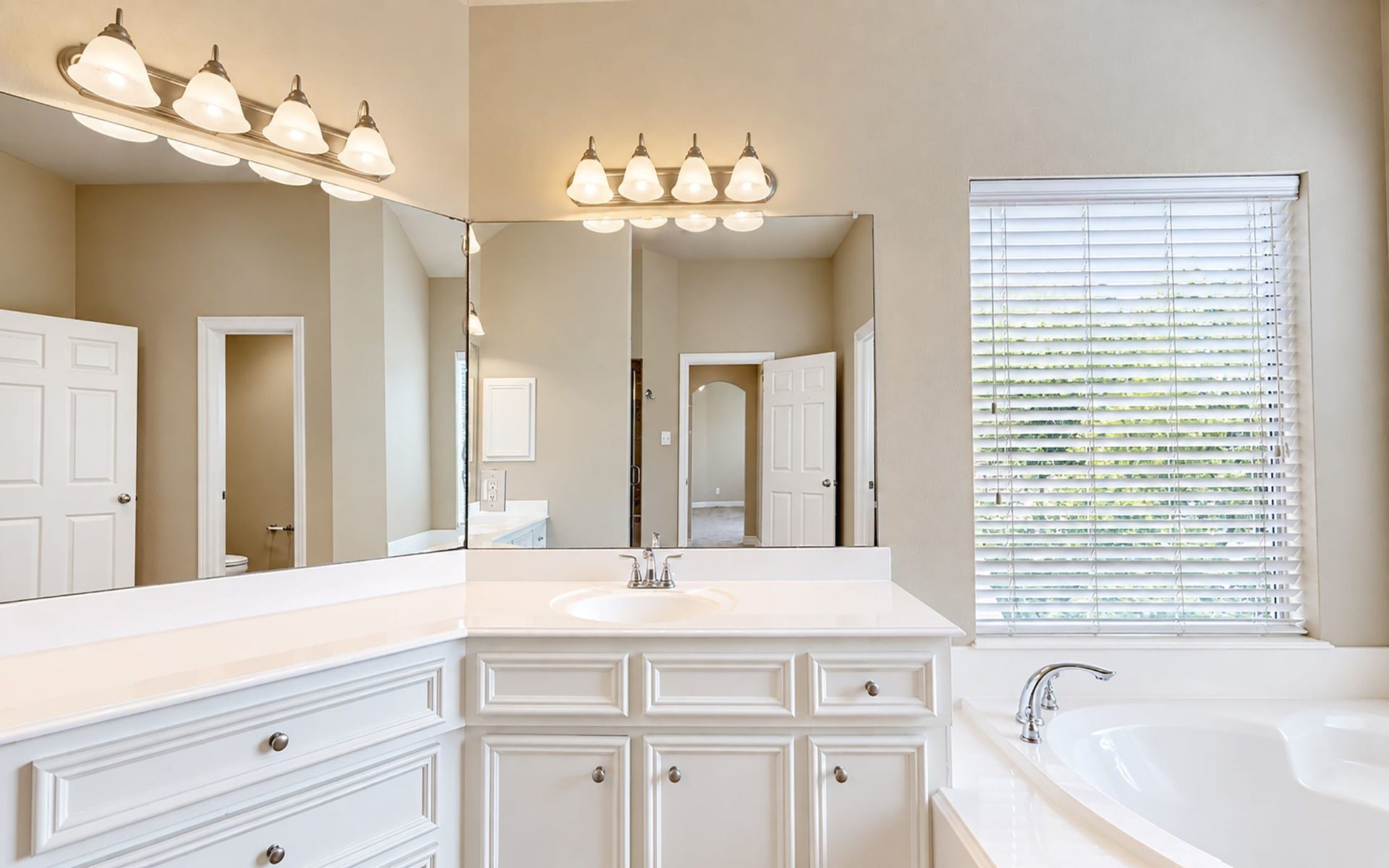 3502 Urban Woods Trail, Houston, TX 77008 3502 Urban Woods Trail, Houston, TX 77008