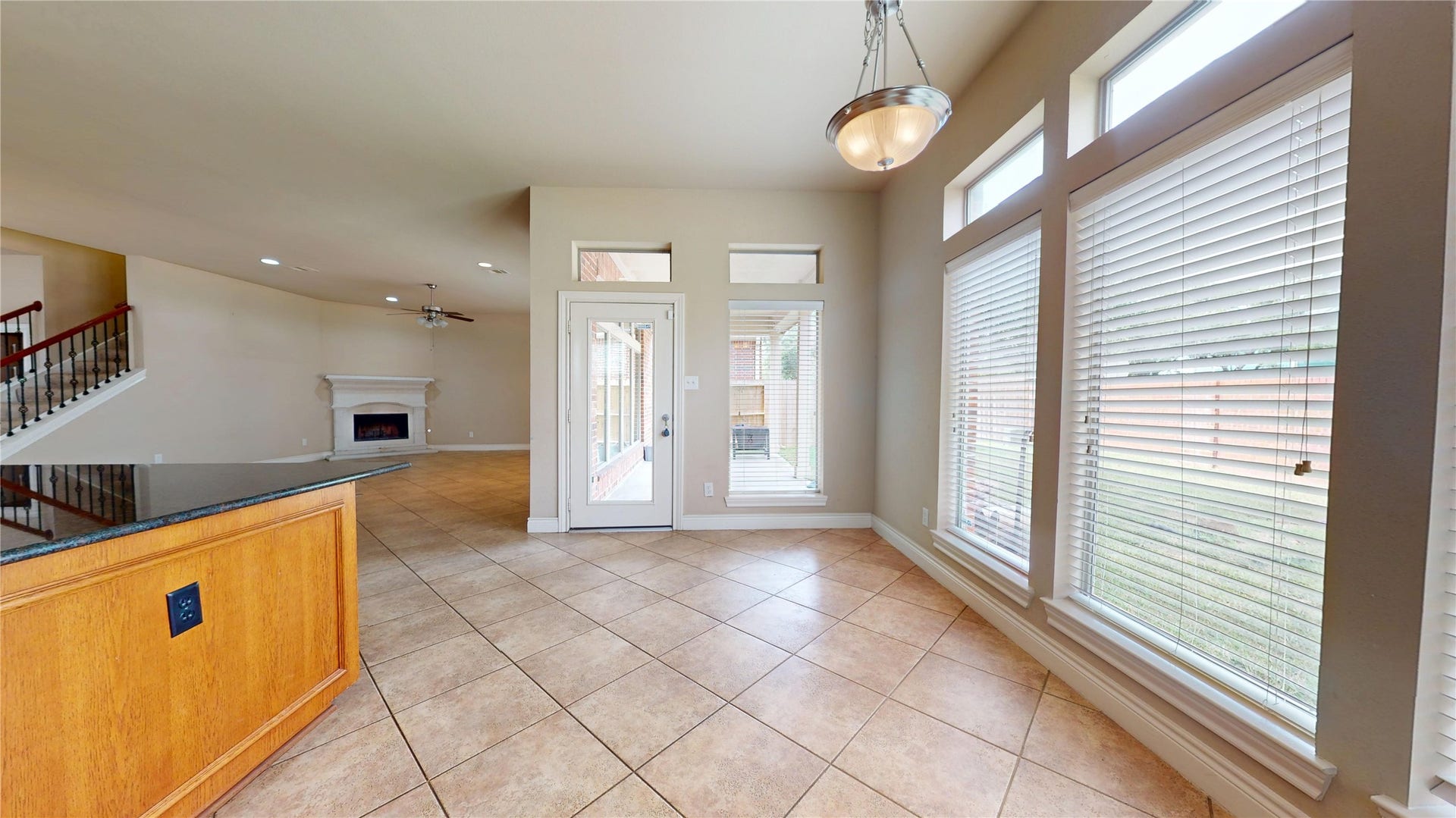 3502 Urban Woods Trail, Houston, TX 77008 Large breakfast area off the kitchen, as well as a breakfast bar at the island...