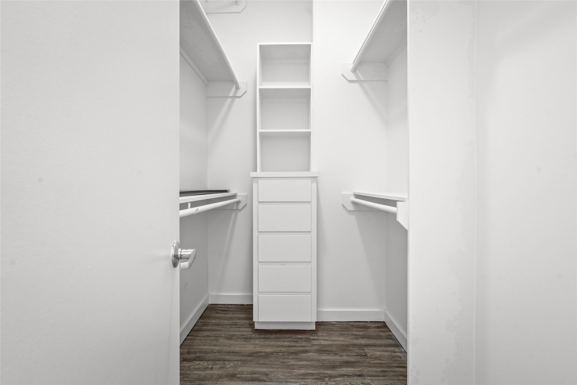 5712 Winsome Lane, #5, Houston, TX 77057 Spacious walk-in closet offering ample storage and organization, perfect for keeping your wardrobe neatly arranged and easily accessible.