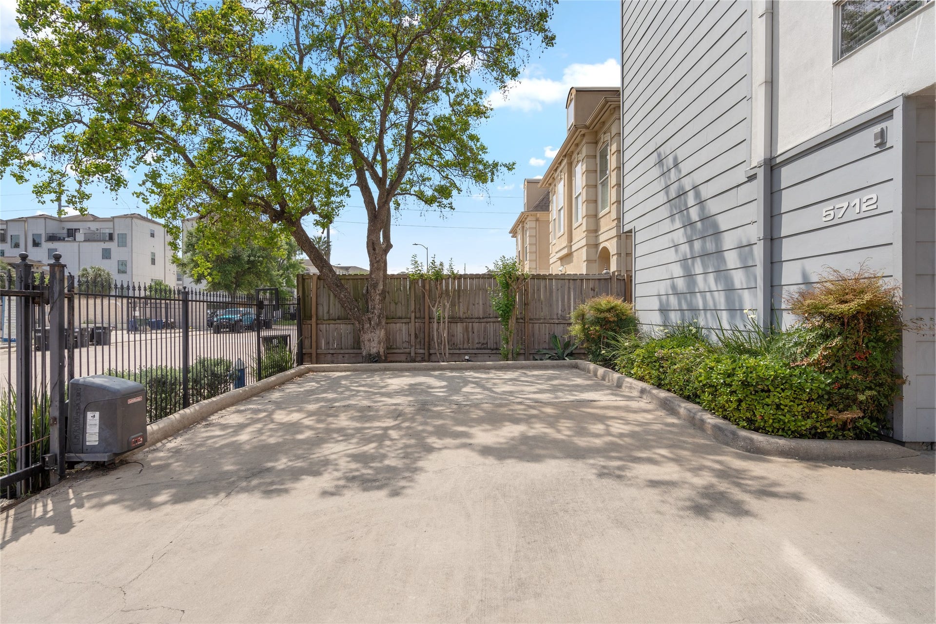 5712 Winsome Lane, #5, Houston, TX 77057 Gated community with secure access, offering privacy and convenience near shopping and dining.