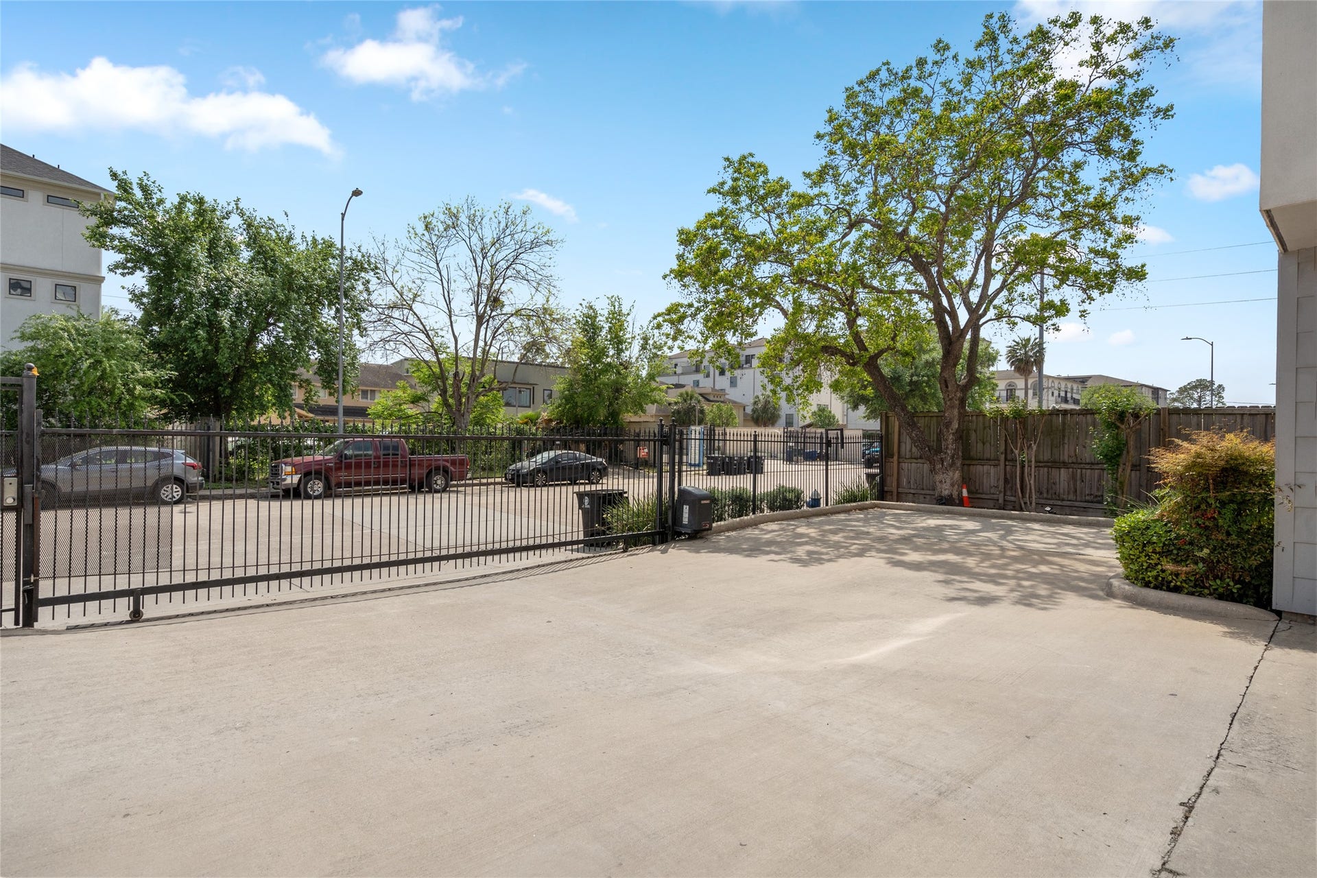 5712 Winsome Lane, #5, Houston, TX 77057 Nestled within a quaint gated community, this townhome offers added security and privacy with a controlled-access entry. The well-maintained common areas provide a peaceful atmosphere while still being conveniently located near shopping, dining, and entertainment options.
