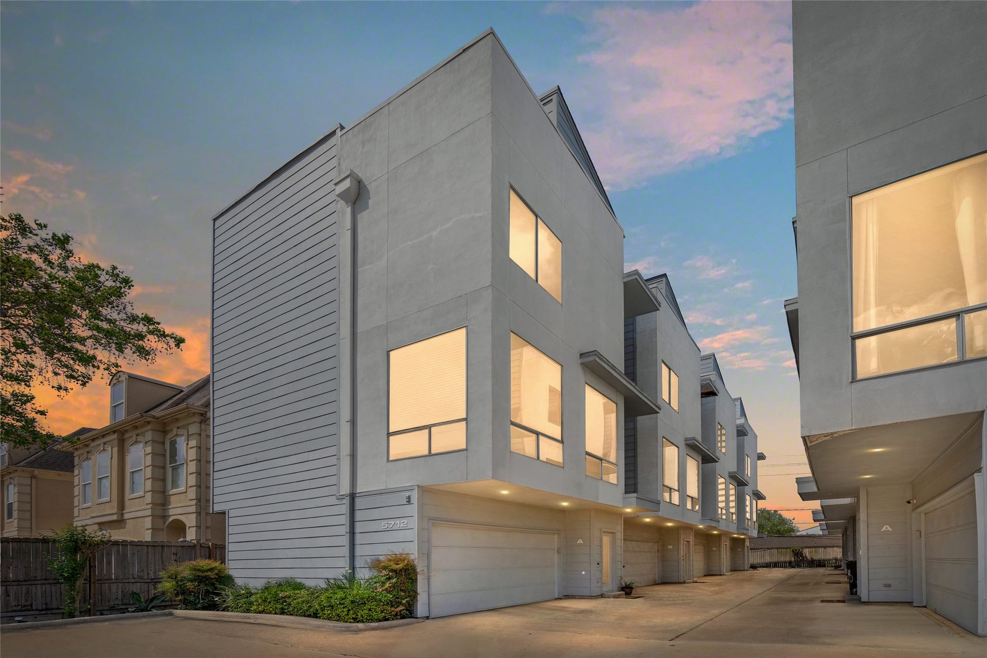 5712 Winsome Lane, #5, Houston, TX 77057 Welcome to 5712 Winsome Lane Unit C, a modern multi-level townhome situated in the heart of the Galleria area. This sleek and stylish residence features a contemporary design with large windows, a private two-car garage, and a well-maintained community setting. Conveniently located near shopping, dining, and major highways for easy access to the city.
