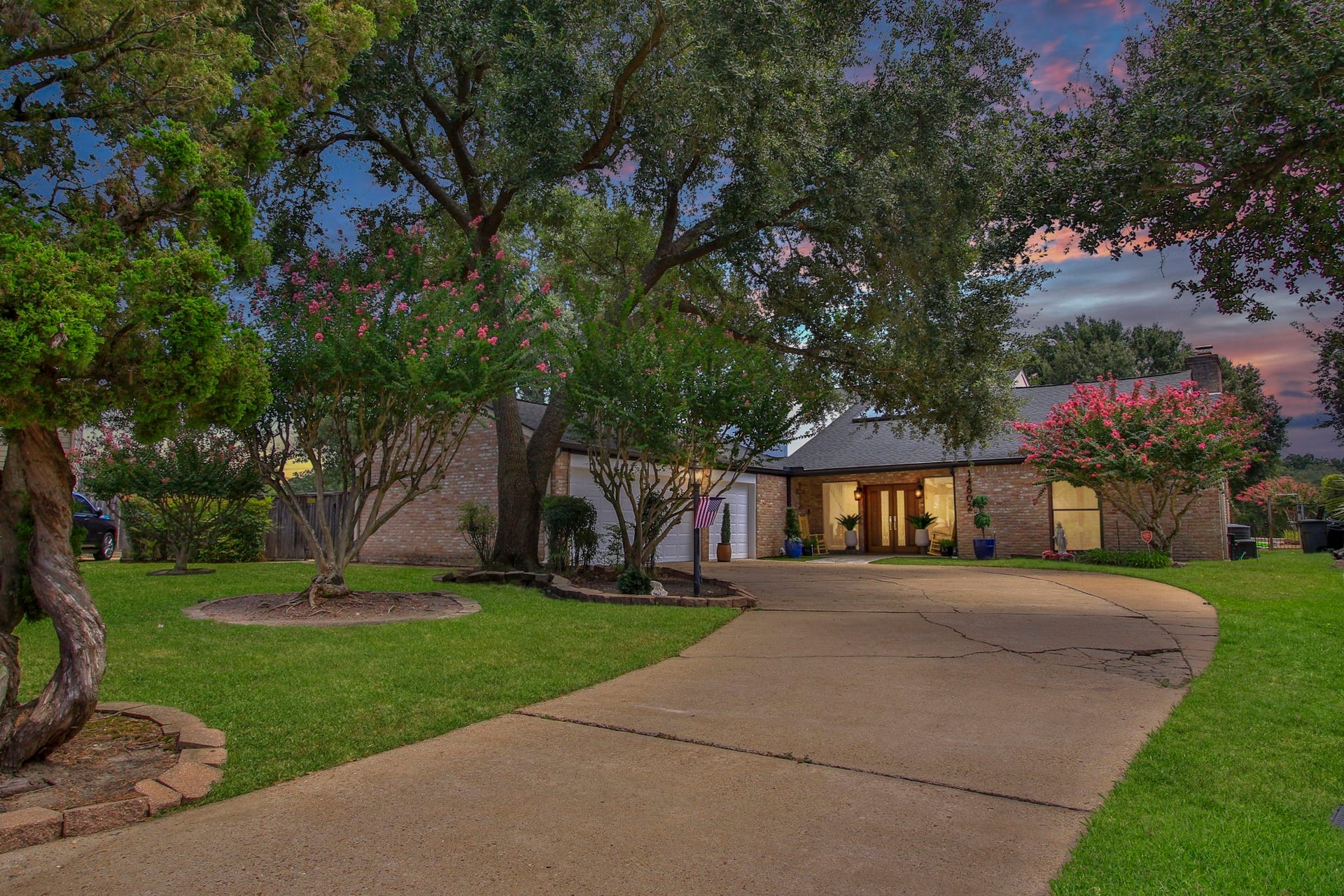 14802 Bluffridge Circle, Houston, TX 77095 A beautiful golf course lot in a quiet cul de sac! This large lot has so much to offer!
