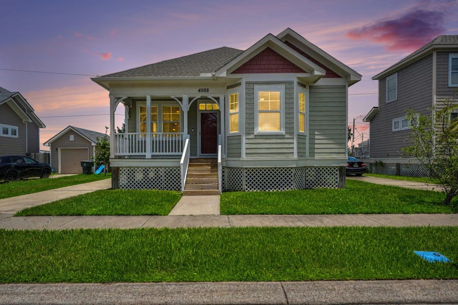 Property photo for 4506 N Live Oak Circle, Galveston, TX