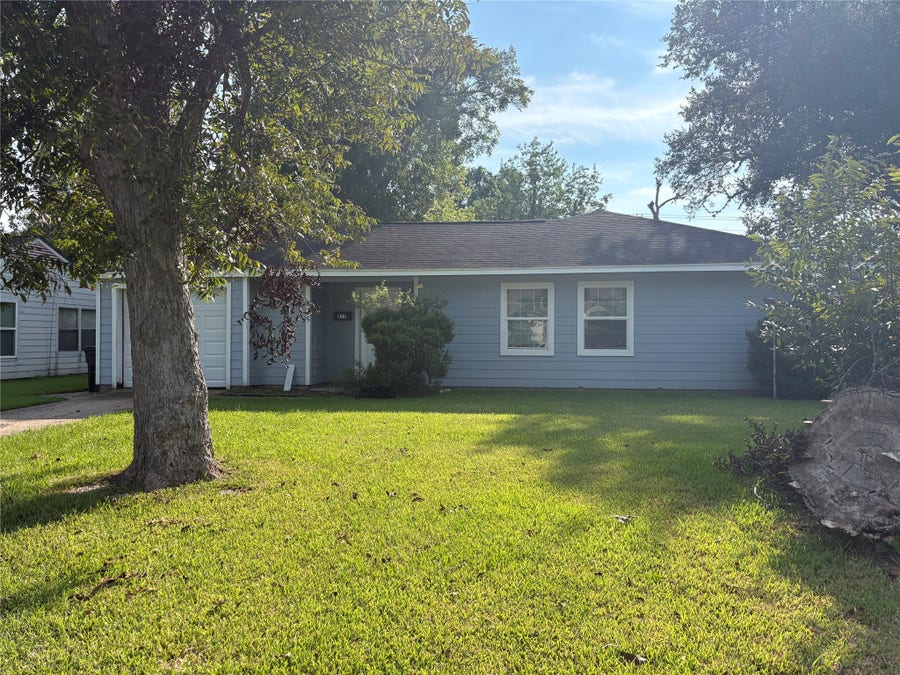 Property photo for 825 Magnolia Street, Lake Jackson, TX