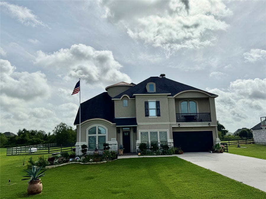Property photo for 18315 Cypress Hill Drive, Rosharon, TX