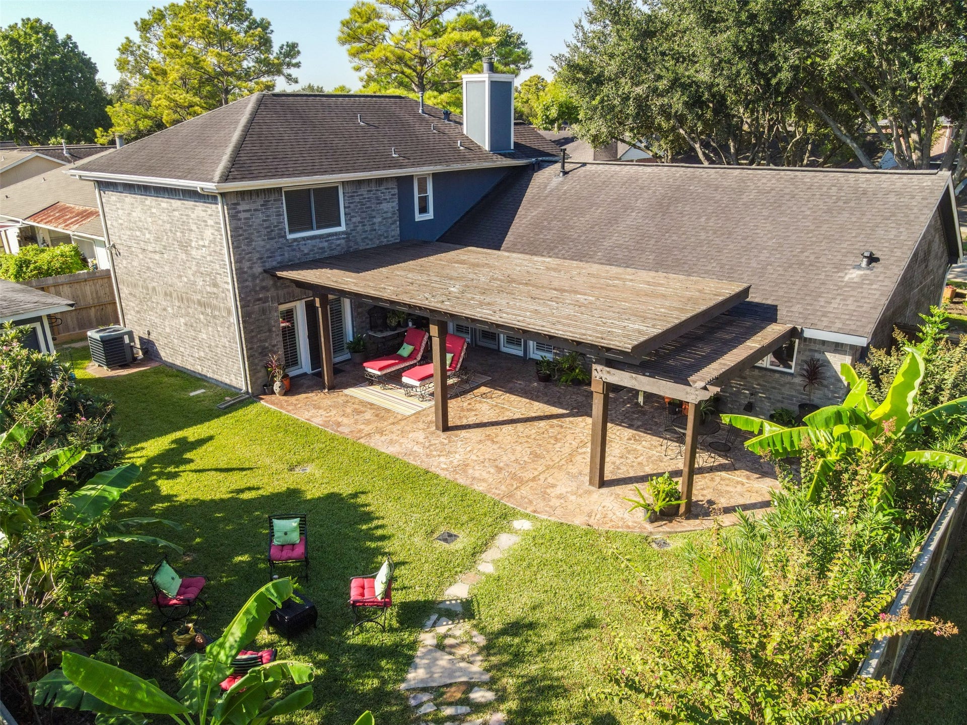 2402 Featherton Court, Sugar Land, TX 77478 Back yard