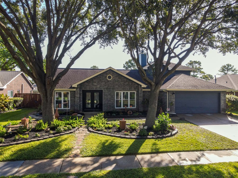 Property photo for 2402 Featherton Court, Sugar Land, TX