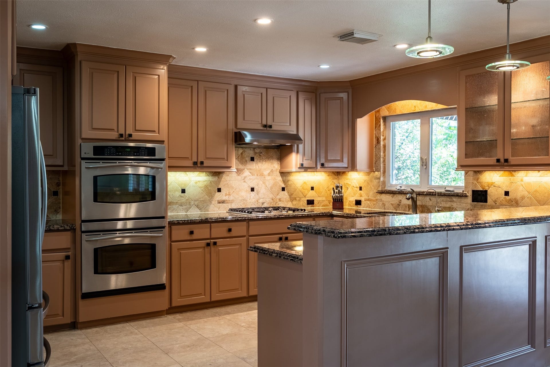 2402 Featherton Court, Sugar Land, TX 77478 Kitchen